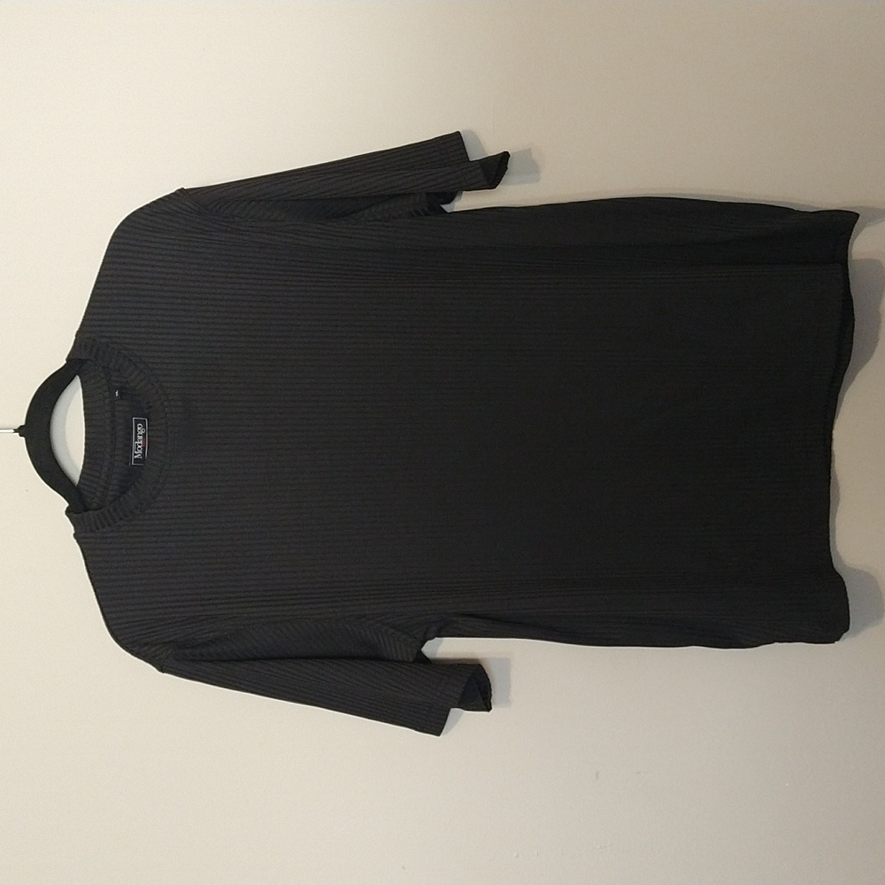 Black shirt by Modango